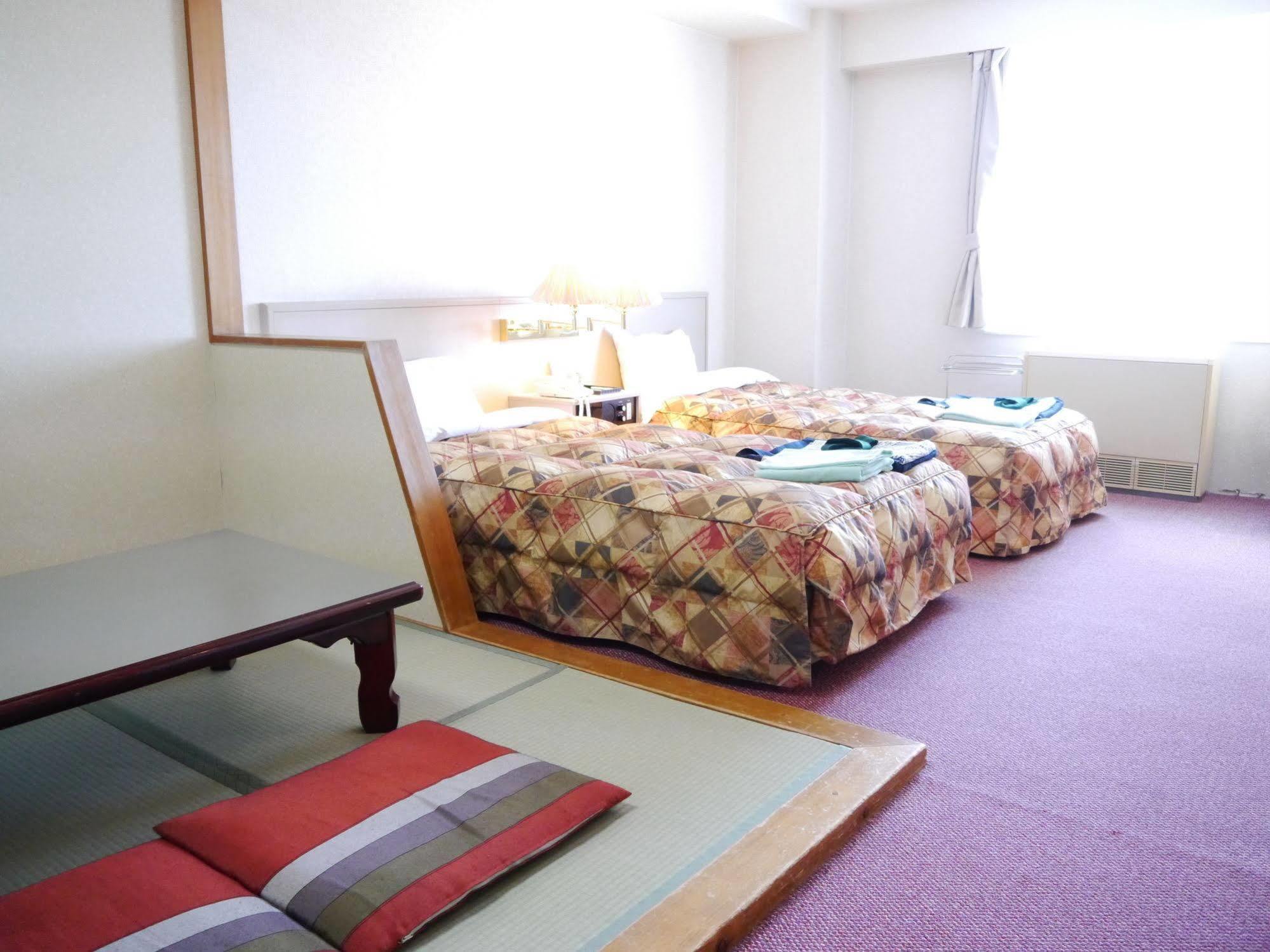 Hotel Park Hills Kamifurano Exterior foto